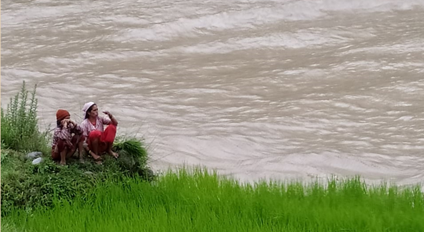 बाढीले बर्सेनि बगाउँछ बझाङका खेत, पीडितको गुनासो- लालपुर्जामा टन्नै जग्गा छ तर सुकुम्बासी भयौँ